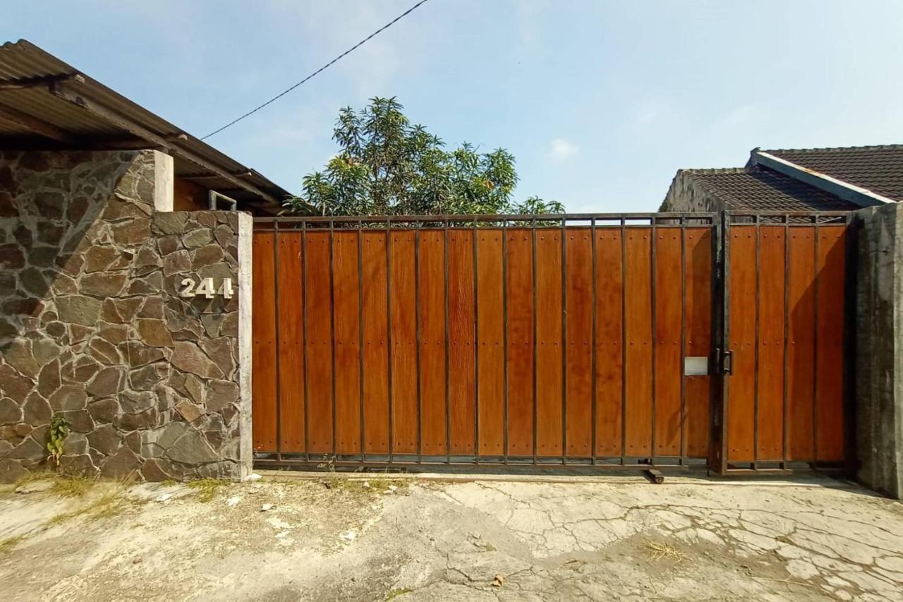 Express O 91578 Villali Jogja Yogyakarta Eksteriør bilde